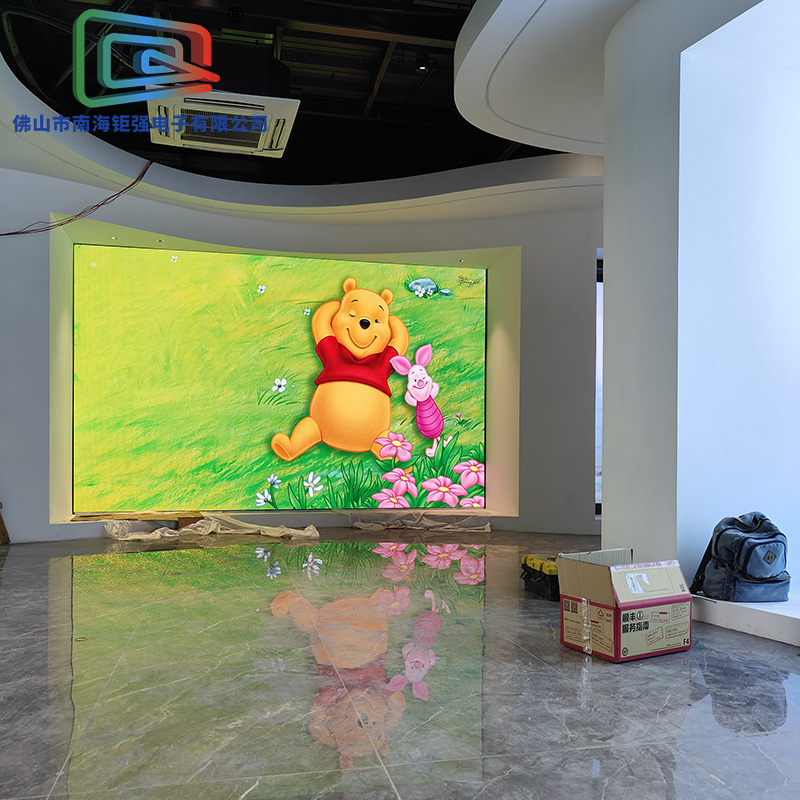 皇雅系統門窗室內P2.5高刷彩色LED顯示屏